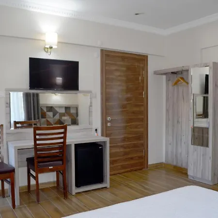 Megas Otel 3*