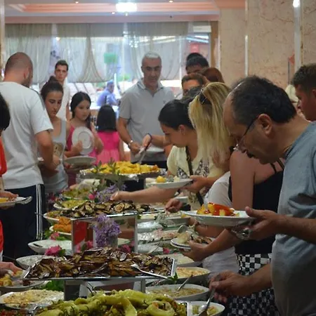 Otel Megas Ayvalı