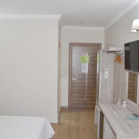 Megas Айвалык